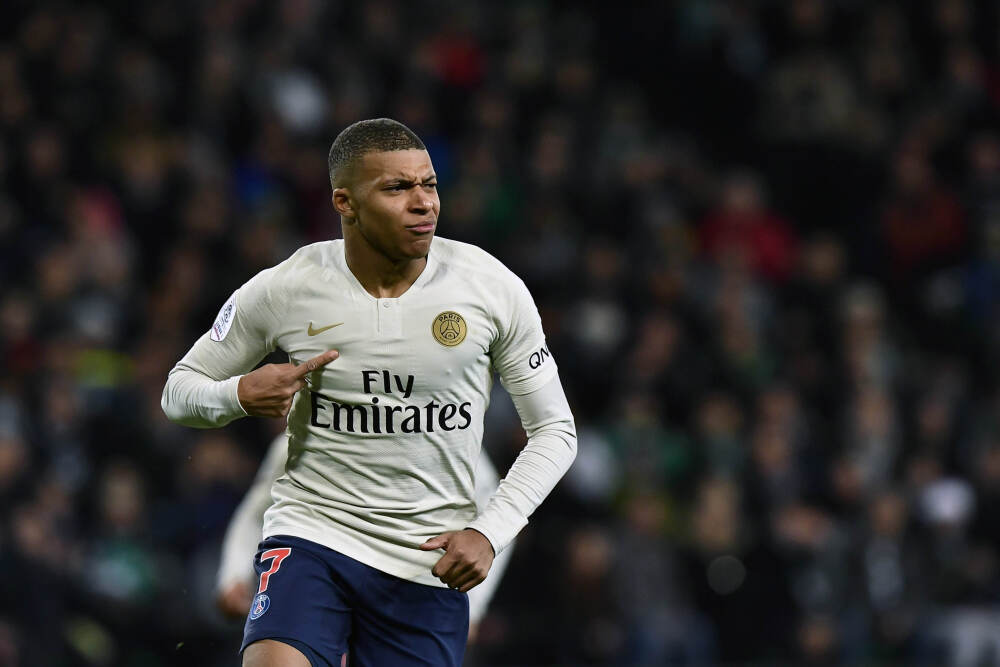 肺部开始癌变, 不是看咳不咳! 医生告诫: 若发现5个异常或已患癌